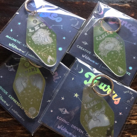 NWT Wildflower + Co Zodiac Motel Keychain 🦄 - Picture 8 of 8